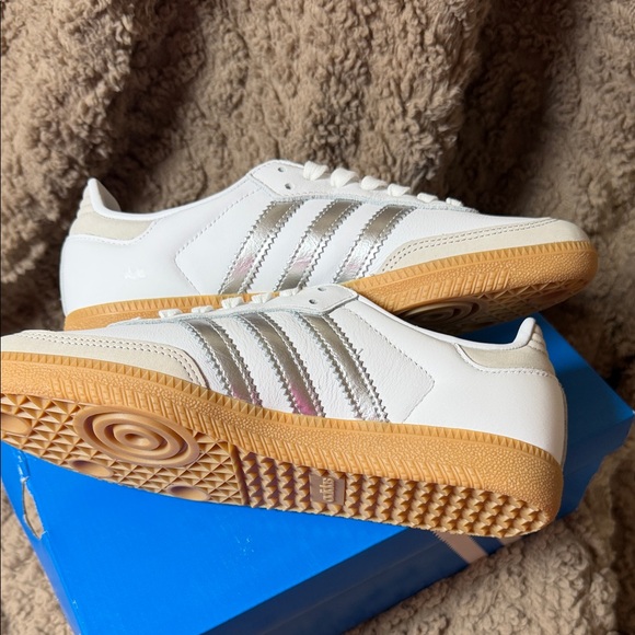 Adidas Women’s Samba OG White and Gum Sneakers - Picture 11 of 14